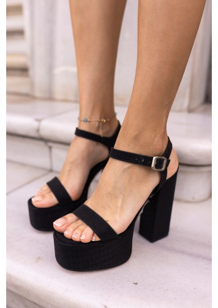 Jacli Kadin Siyah Simli Platform Detayli Tek Bant Sandalet