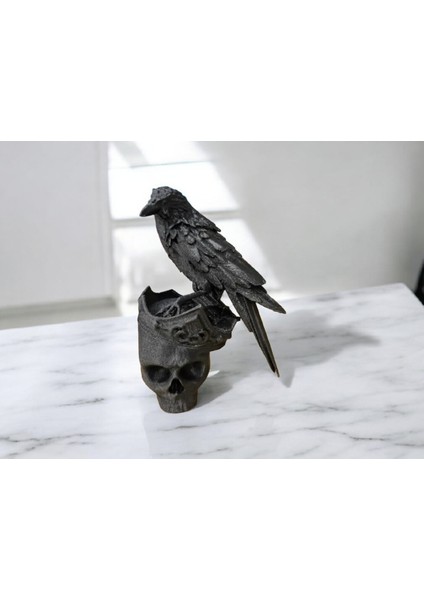 Gotik Stil Karga ve Kuru Kafa Dekoru – 3D Baskı, Pla Malzeme, 15 cm