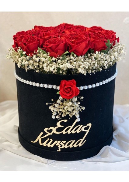Silindir Kutuda Gerçek Görünümlü Yapay Gül Kız Isteme Buketi fiyatları