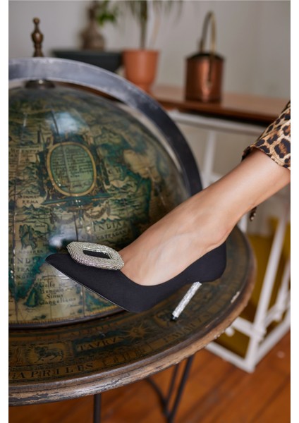 Berlin Kadin Siyah Taş Detay Stıletto