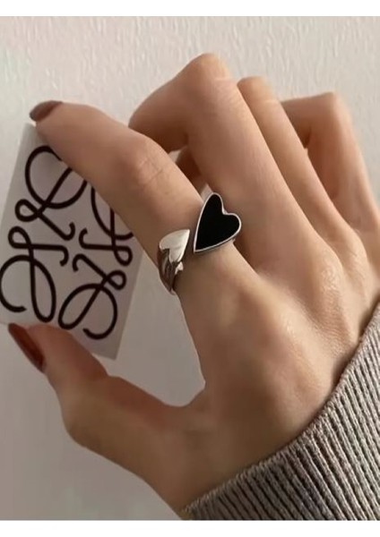 Siyah Kalpli Yüzük