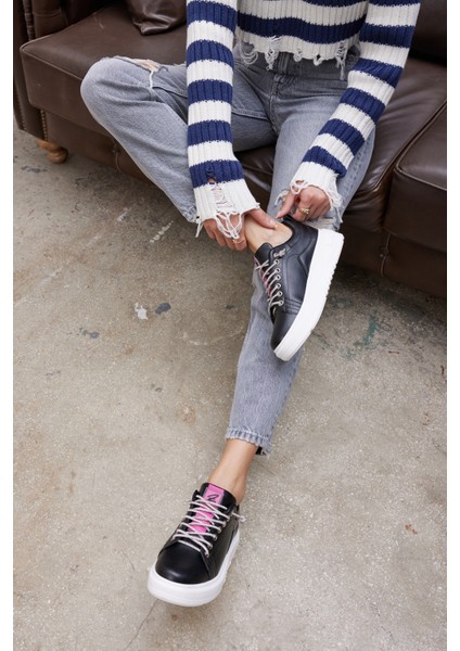 Bianca Kadın Siyah Taş Detay Sneaker