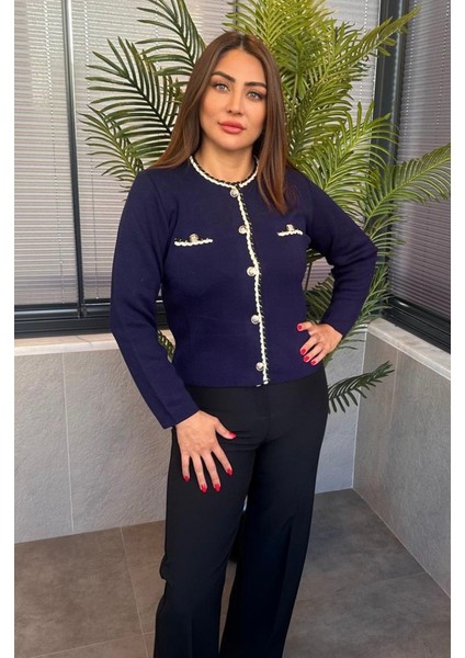 Burgu Şeritli Özel Işleme Düğmeli Lacivert Hırka