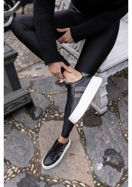 Zanıolo Kadın Siyah Taş Detay Sneaker fırsatları