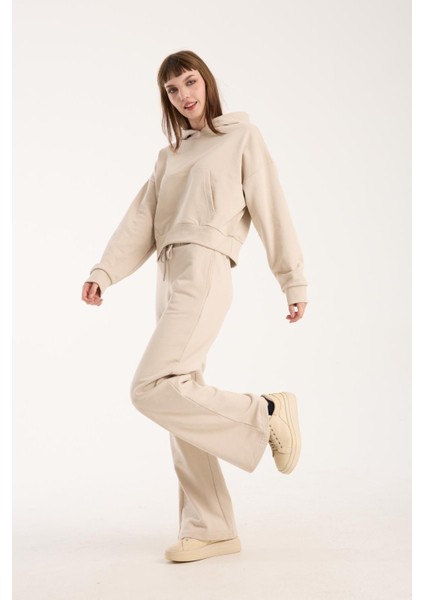 %100 Pamuk Kapüşonlu Ön Cep Detaylı Kadın Sweatshirt indirimleri