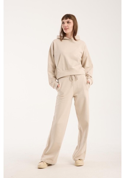 %100 Pamuk Kapüşonlu Ön Cep Detaylı Kadın Sweatshirt