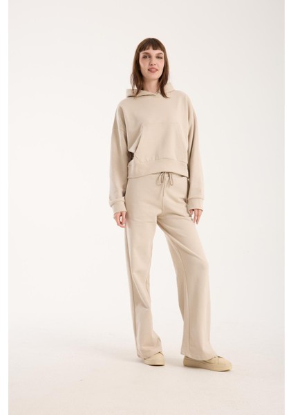 %100 Pamuk Kapüşonlu Ön Cep Detaylı Kadın Sweatshirt