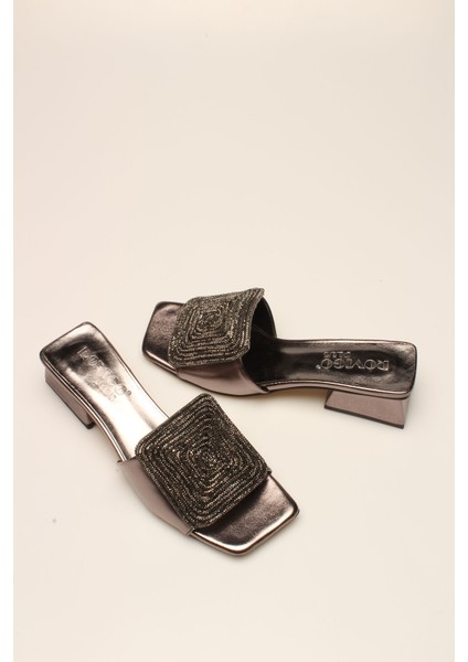 Idil Platin Cilt Taşlı Kadın Terlik modelleri