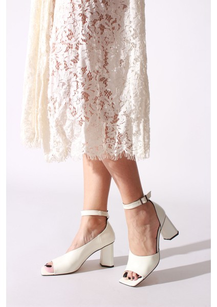 Idil Beyaz Kırışık Rugan Kadın Topuklu