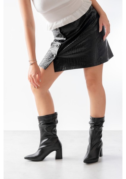 Madame Siyah Önü Büzgülü Sivri Burun( 8 cm Topuk) Günlük Kullanım Bot fiyatları