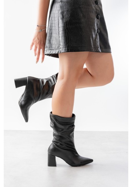 Madame Siyah Önü Büzgülü Sivri Burun( 8 cm Topuk) Günlük Kullanım Bot modelleri