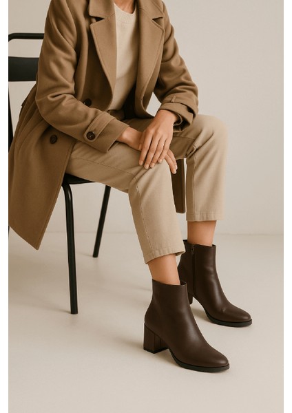 Asper Kahverengi Deri ( 5 cm Topuklu ) Günlük Kullanım Kadın Botu fiyatları