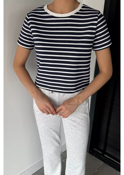 Kadın Şerit Desenli Bisiklet Yaka Tişört P-00018593