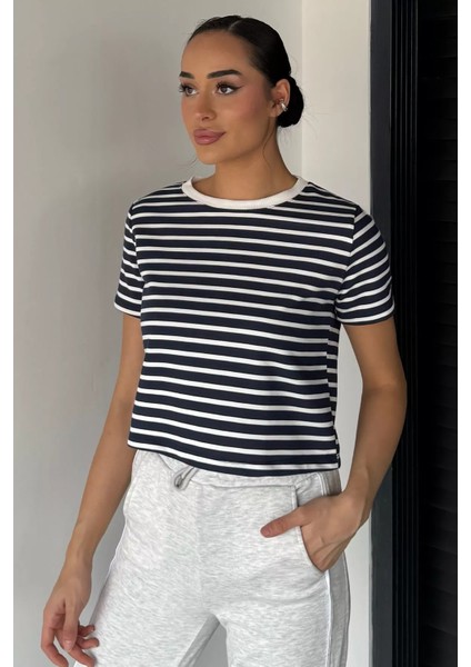 Kadın Şerit Desenli Bisiklet Yaka Tişört P-00018593 fiyatları