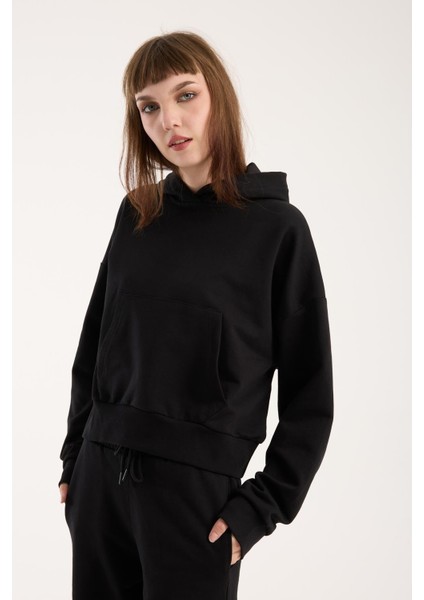 %100 Pamuk Kapüşonlu Ön Cep Detaylı Kadın Sweatshirt modelleri