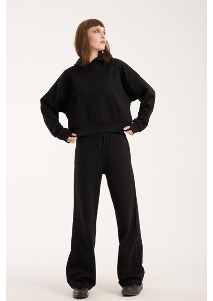 %100 Pamuk Kapüşonlu Ön Cep Detaylı Kadın Sweatshirt