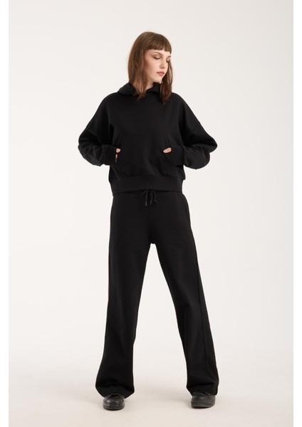 %100 Pamuk Kapüşonlu Ön Cep Detaylı Kadın Sweatshirt