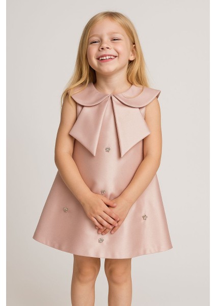 Inci Işlemeli Kız Çocuk Elbisesi – Zarif Yaka Tasarımı ile Özel Günler Için