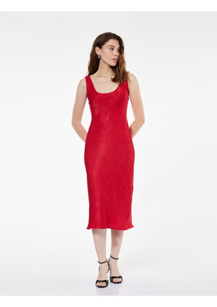 Slim Fit Kolsuz U Yaka Kalın Askılı Uzun Saten Elbise