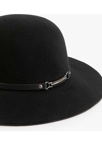 Bant Detaylı Fötr Şapka modelleri