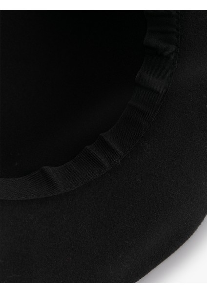 Bant Detaylı Fötr Şapka fırsatları