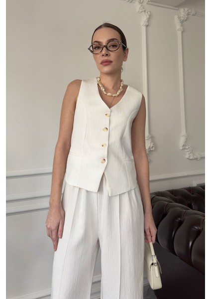 Yelekli Çizgili Tasarım Takım- Beyaz