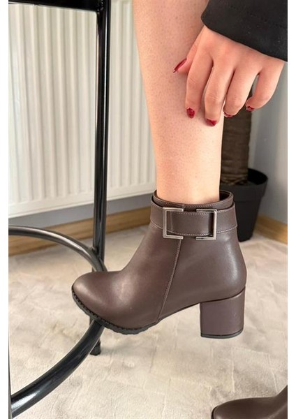 Kadın Trend Kahverengi Kare Tokalı ( 6 cm ) Topuklu Oval Burun Bot modelleri