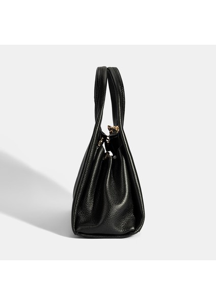 Kadın Siyah Charm Aksesuarlı Deri El Çantası fırsatları