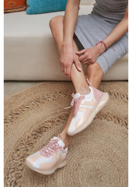 Fabiana Kadın Beyaz Pudra Seffaf Airtaban Detay Sneakers fiyatları