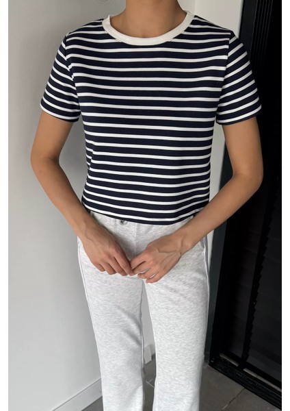 Kadın Şerit Desenli Bisiklet Yaka Tişört P-00018593