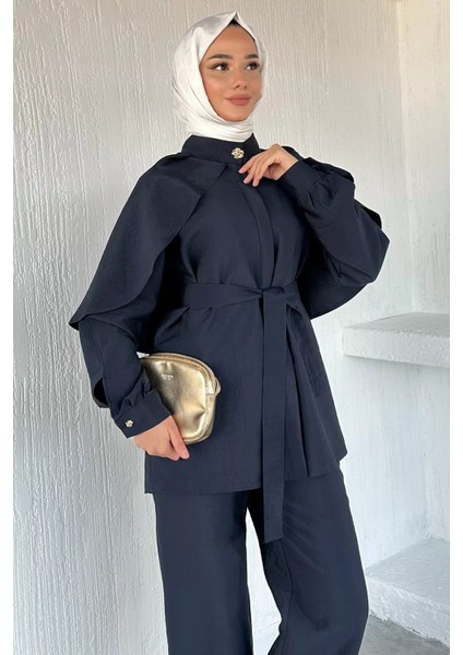 Pelerinli Broş Detaylı Kuşaklı Tunik Bel Lastikli Pantolon Tesettür Ikili Takım P-00018879