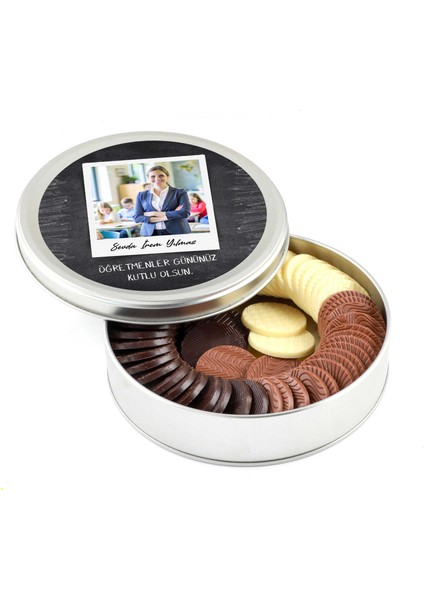 Fotoğraflı Isimli Öğretmenler Günü Hediyesi Yuvarlak Madlen Çikolata (Metal Yuvarlak Kutu)
