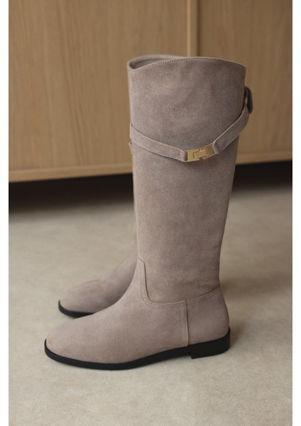 Çizme 2520 - Gold Aksesuar Detaylı Vizon Süet Kadın Çizme