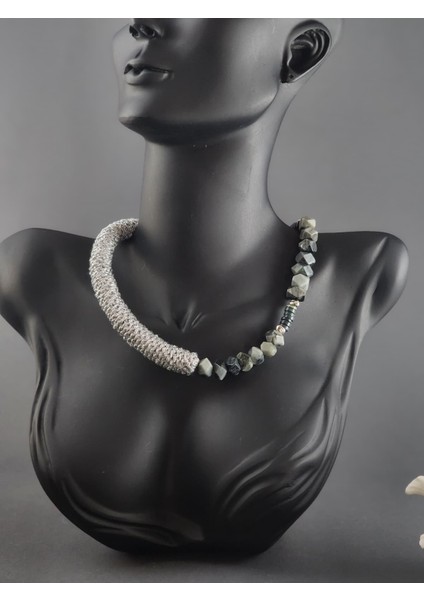 Özel Tasarım Şahin Gözü Doğal Taş Detaylı Kolye