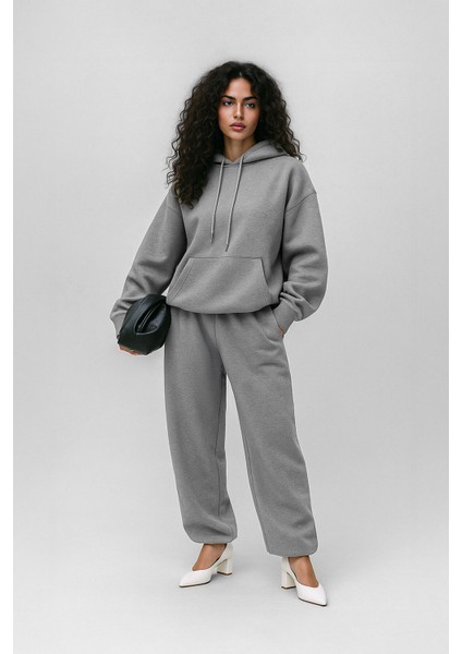 Kadın Kapüşonlu Cepli Gri Sweatshirt