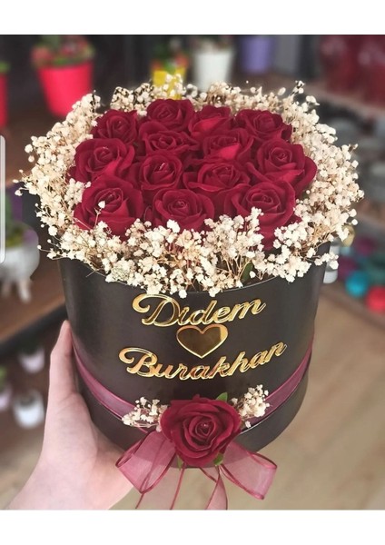 Silindir Kutuda Gerçek Görünümlü Yapay Kadife Gül Kız Isteme Buketi Hediyelik Çiçek