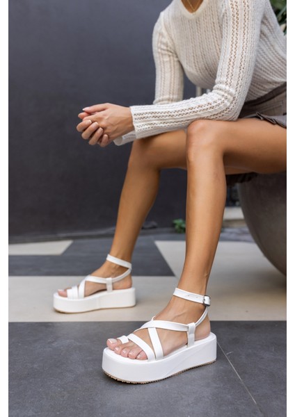 Clio Kadın Beyaz Kalın Topuklu Sandalet