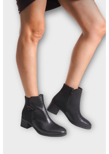 Taş Detaylı Kalın Topuklu Kadın Bot Siyah