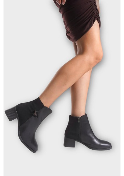 Taş Detaylı Kalın Topuklu Kadın Bot Siyah