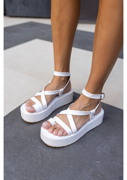 Clio Kadın Beyaz Kalın Topuklu Sandalet
