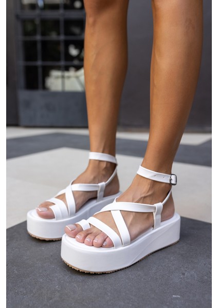 Clio Kadın Beyaz Kalın Topuklu Sandalet
