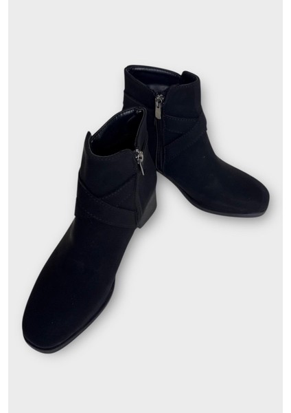 Toka Detaylı Kalın Topuk Sivri Burun Kadın Bot Siyah - Füme fırsatları