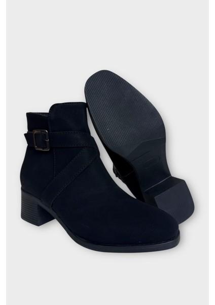 Toka Detaylı Kalın Topuk Sivri Burun Kadın Bot Siyah - Füme