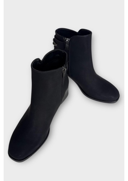 Kadın Taş Zincir Detaylı Topuklu Kadın Bot Siyah - Füme fırsatları