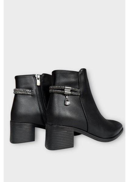 Kadın Taş Zincir Detaylı Topuklu Kadın Bot Siyah indirimleri