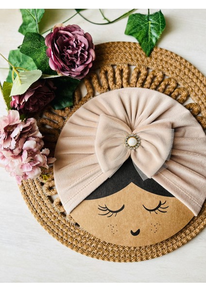 Fiyonk Detaylı Kız Bebek Bone