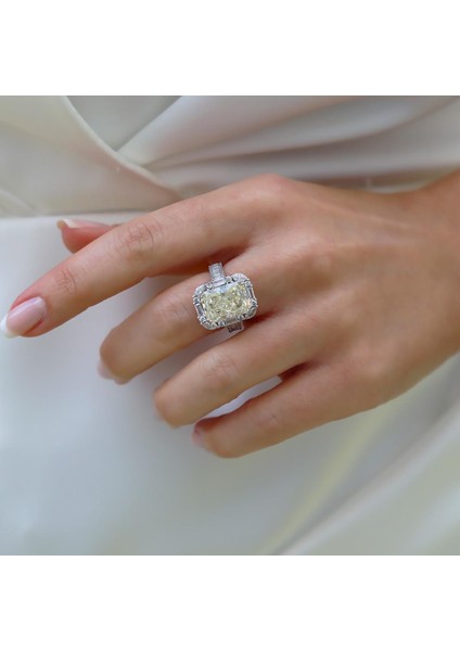 Emerald Icecut Taşlı Gümüş Yüzük indirimleri