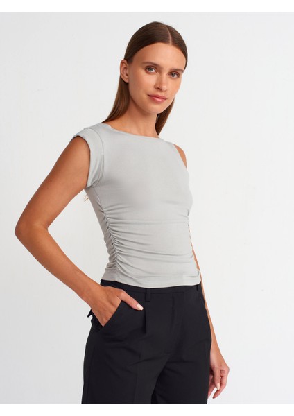 Asimetrik Burgu Detaylı Bluz