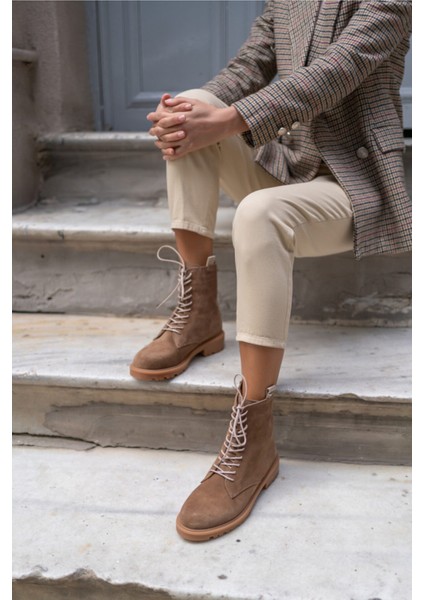 Alvis Kadın Bej Gercek Suet Postal Bot modelleri