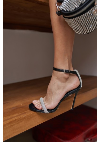 Polina Kadin Siyah Ithal Taş Detay Topuklu Abiye Ayakkabi fiyatları